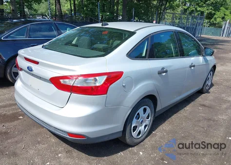 2013 Ford Focus S из США, поврежденный, VIN 1FADP3E24DL226481